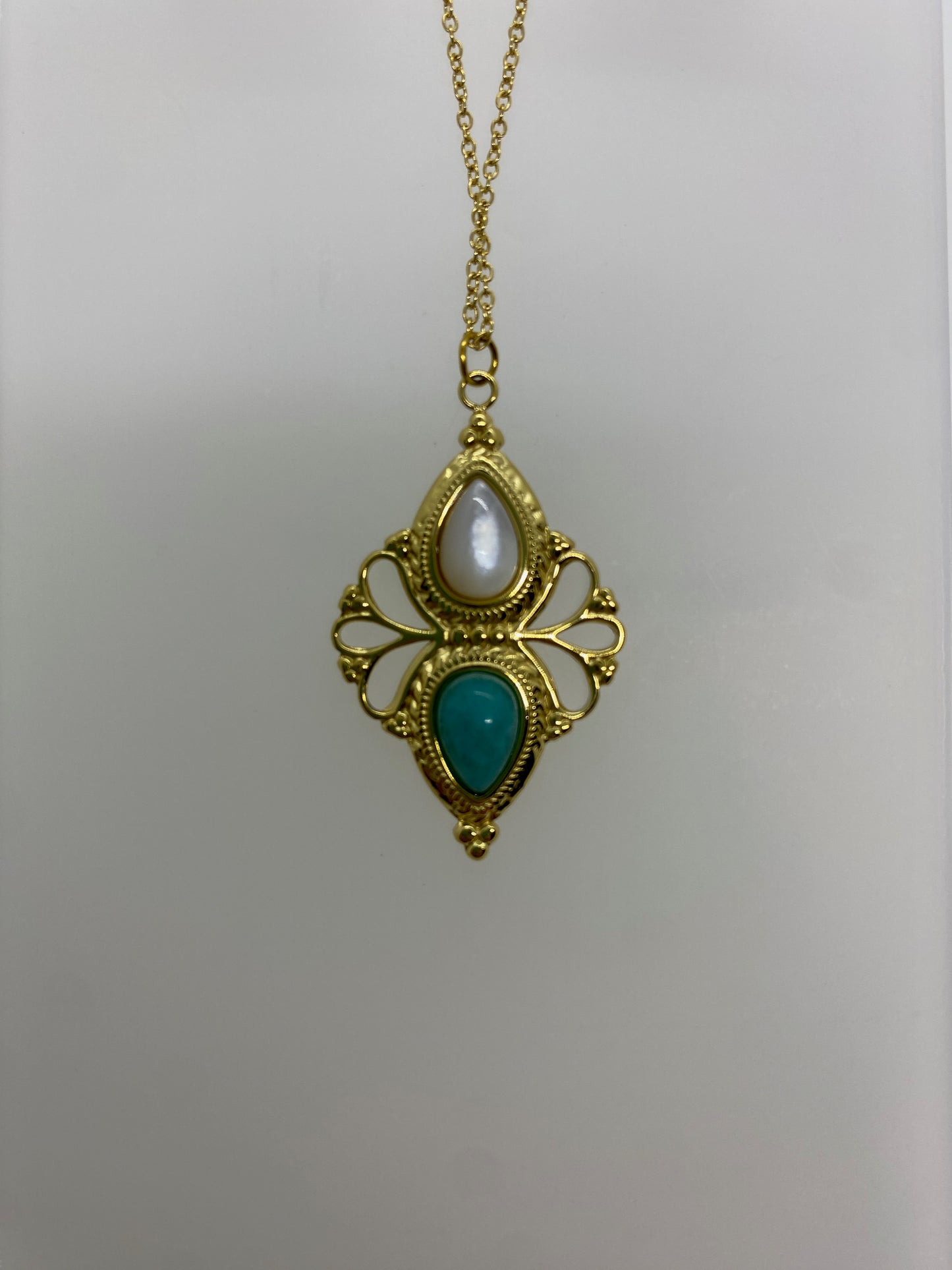 Collier MUCHA