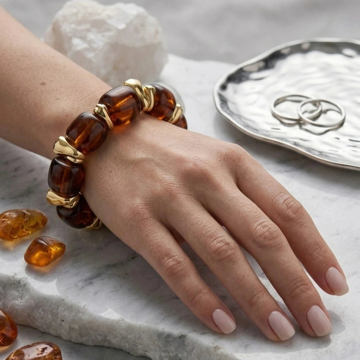 Bracelet amber glow