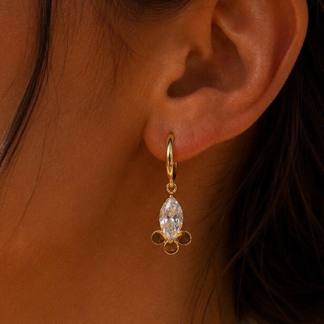 Boucles d’oreilles larme dorée
