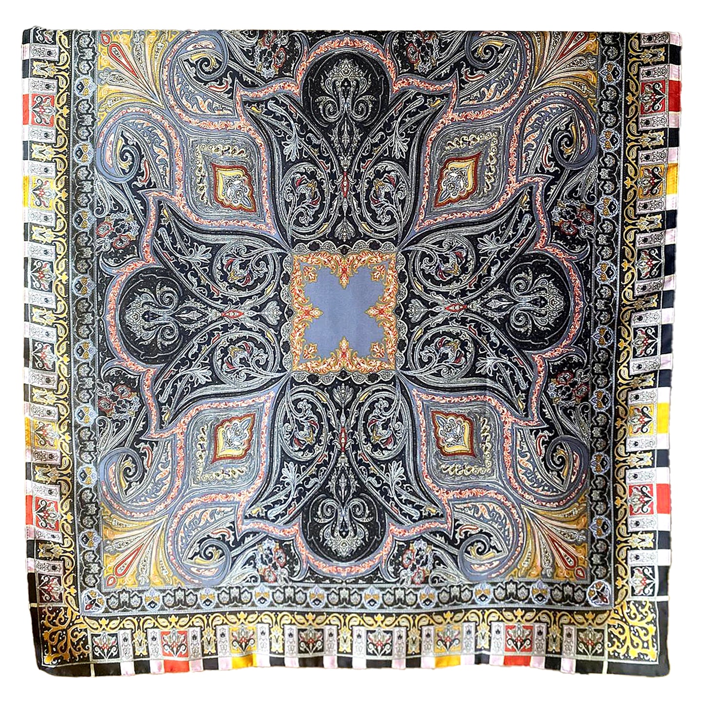 Etole" Paisley"