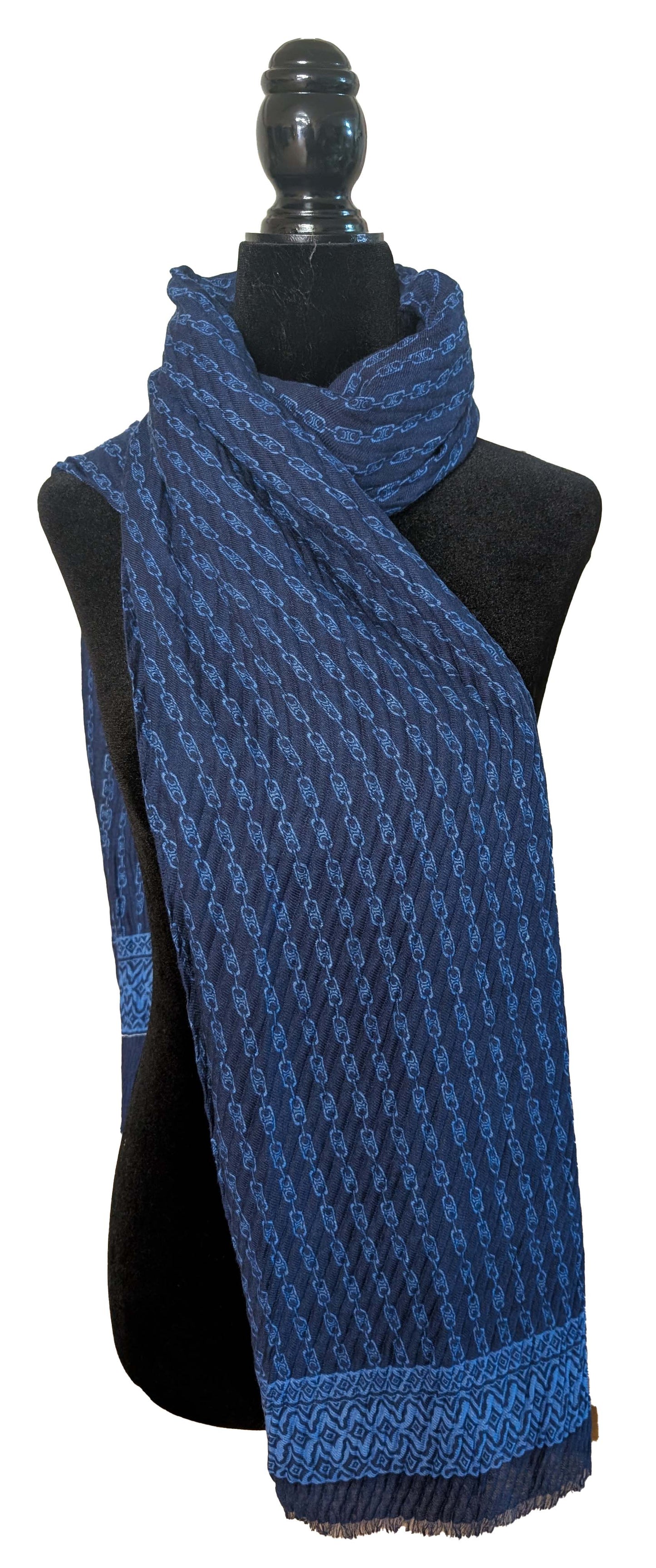 Écharpe bleu marine maille laineuse