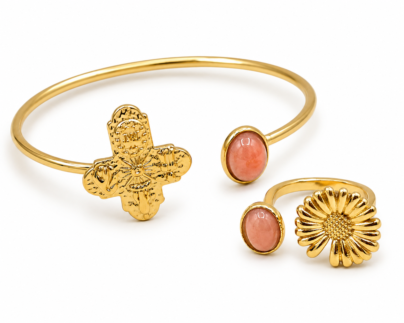 Une parure bague-bracelet
