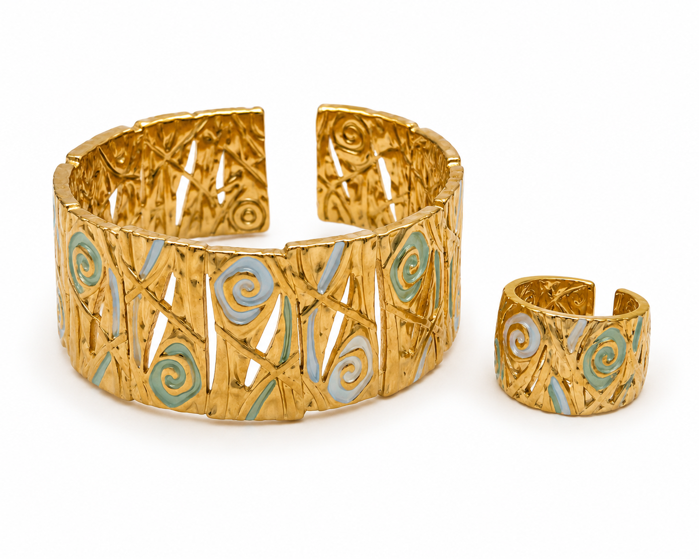 Une parure bague-bracelet