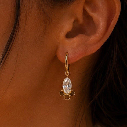 Boucles d’oreilles larme dorée